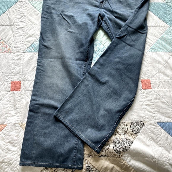 Gap men’s jeans. - Picture 2 of 7